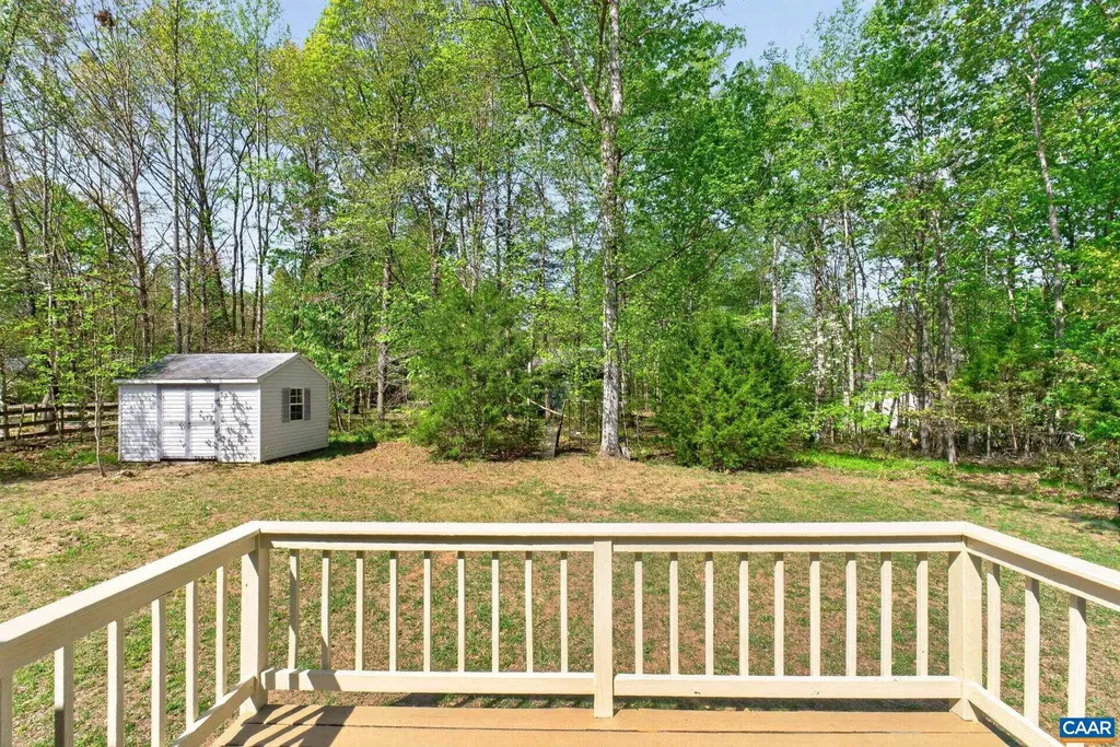 32 Hatchechubee Road Palmyra VA 22963