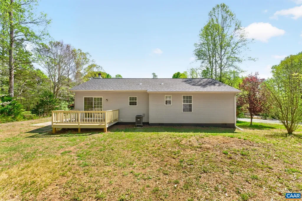 32 Hatchechubee Road Palmyra VA 22963