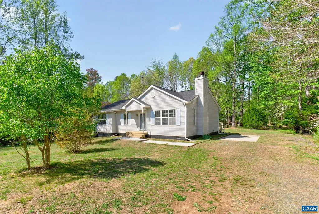 32 Hatchechubee Road Palmyra VA 22963