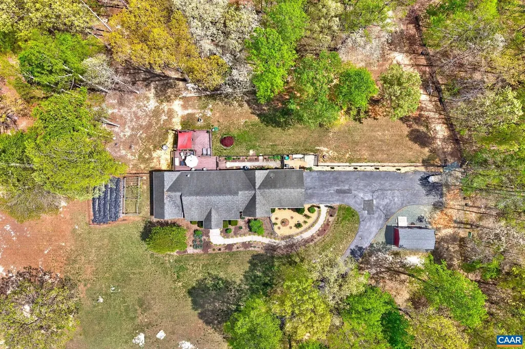 133 Pine Forest Lane Troy VA 22974