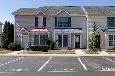 1054 Alexander Hamilton Lane Harrisonburg VA 22802