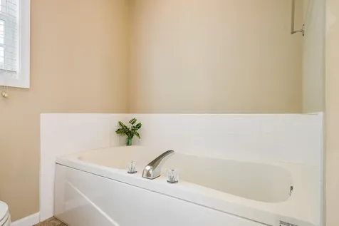 84 Windsor Drive Fishersville VA 22939