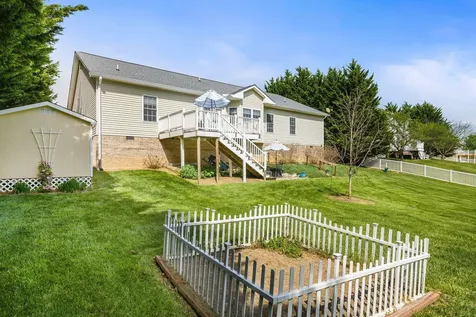 84 Windsor Drive Fishersville VA 22939