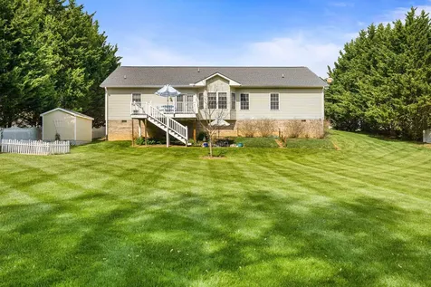 84 Windsor Drive Fishersville VA 22939