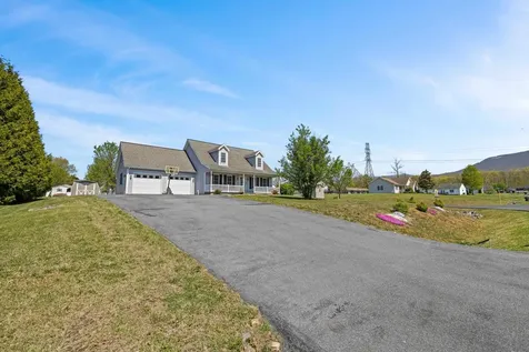 98 Woodside Drive Waynesboro VA 22980