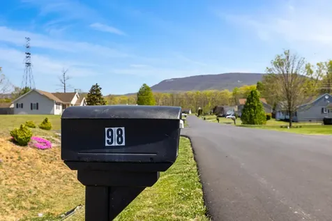 98 Woodside Drive Waynesboro VA 22980