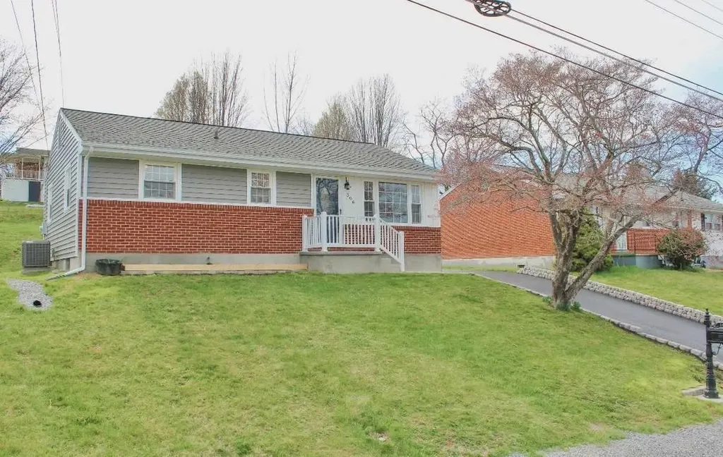 306 Hoover Street Staunton VA 24401