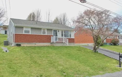 306 Hoover Street Staunton VA 24401