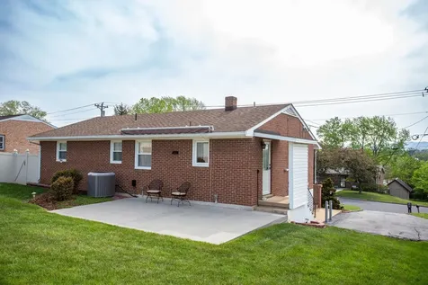225 Hartman Drive Harrisonburg VA 22802