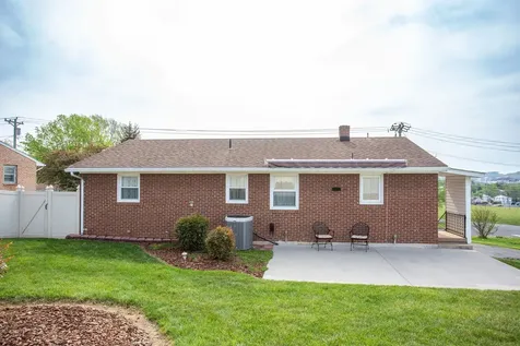 225 Hartman Drive Harrisonburg VA 22802