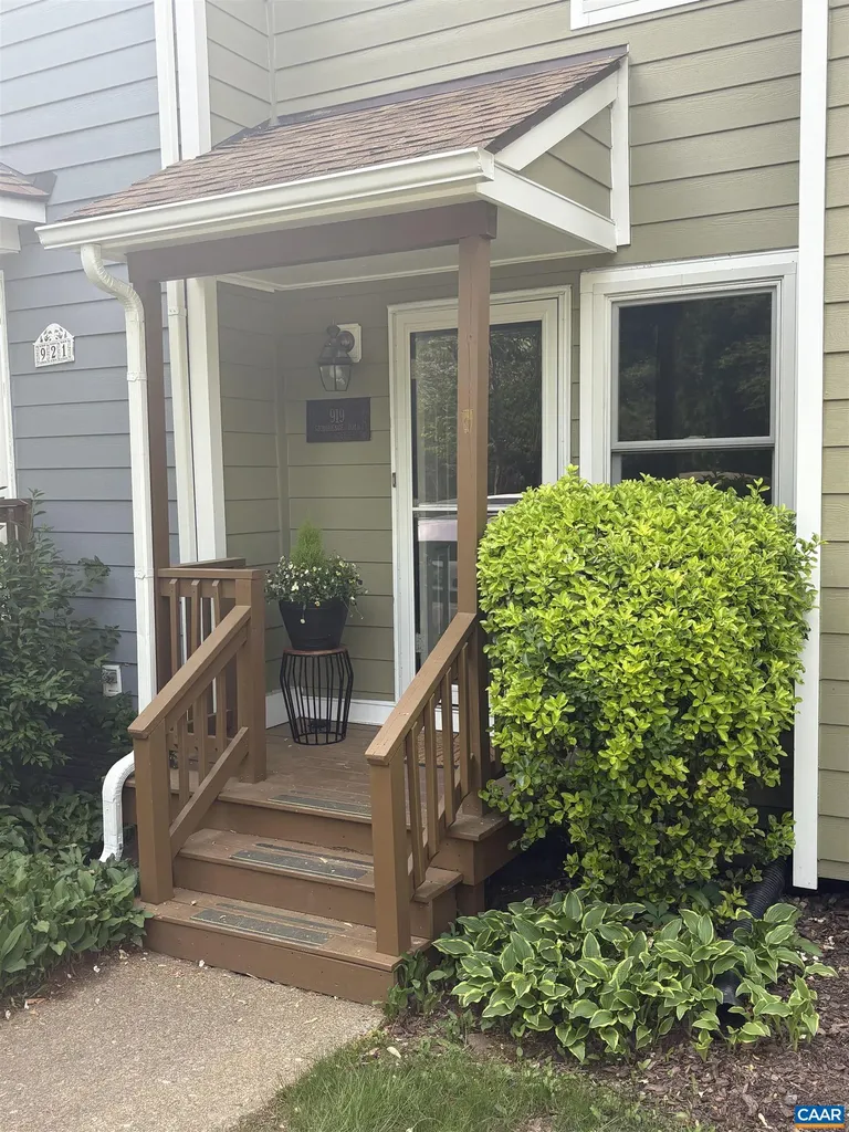 919 Stonehenge Road Charlottesville VA 22901