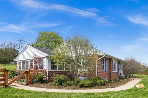 330 Sunset Drive N Broadway VA 22815