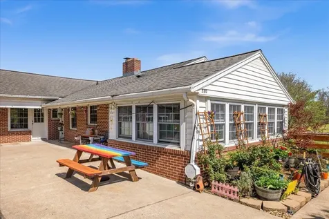 330 Sunset Drive N Broadway VA 22815