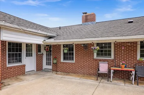 330 Sunset Drive N Broadway VA 22815
