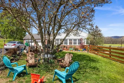 330 Sunset Drive N Broadway VA 22815