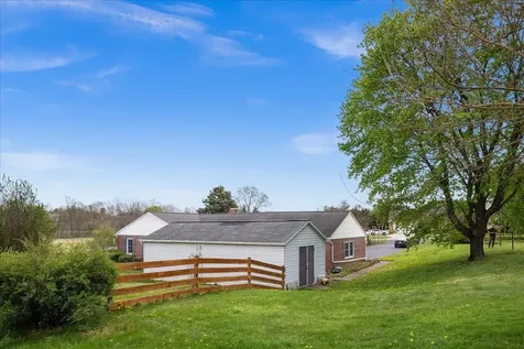 330 Sunset Drive N Broadway VA 22815