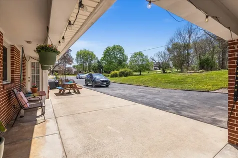 330 Sunset Drive N Broadway VA 22815