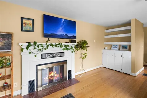 330 Sunset Drive N Broadway VA 22815