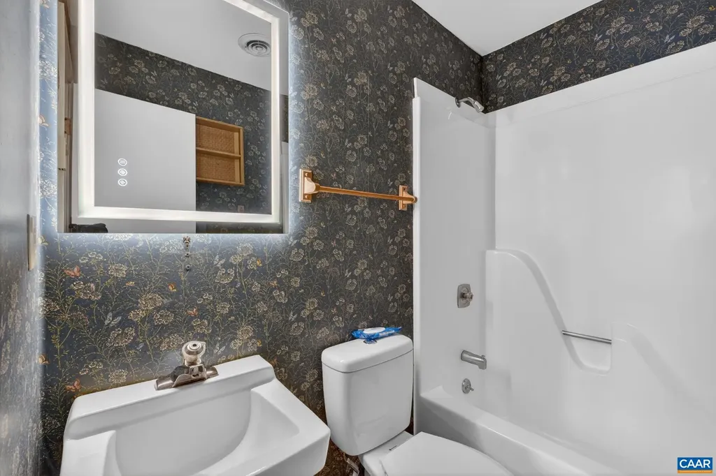 1610 Redwing Lane Charlottesville VA 22911