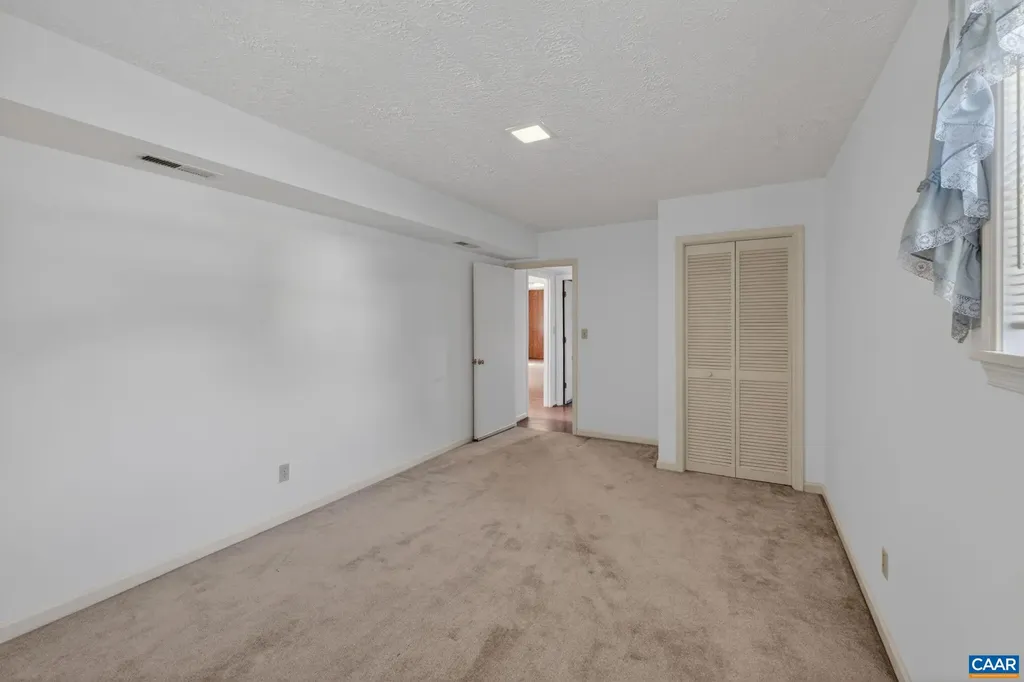 1610 Redwing Lane Charlottesville VA 22911