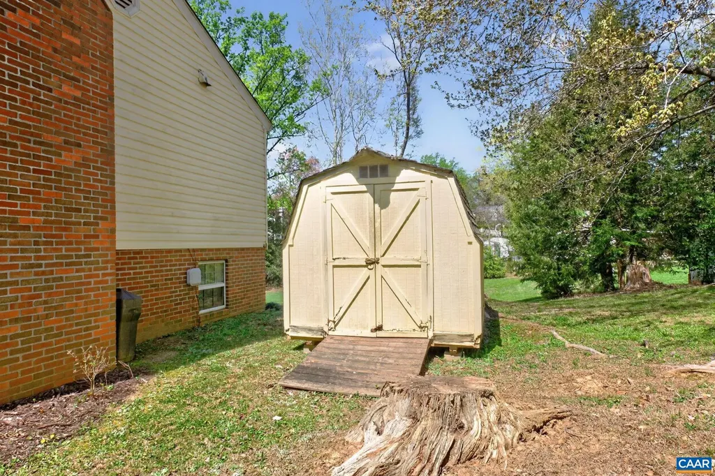 1610 Redwing Lane Charlottesville VA 22911