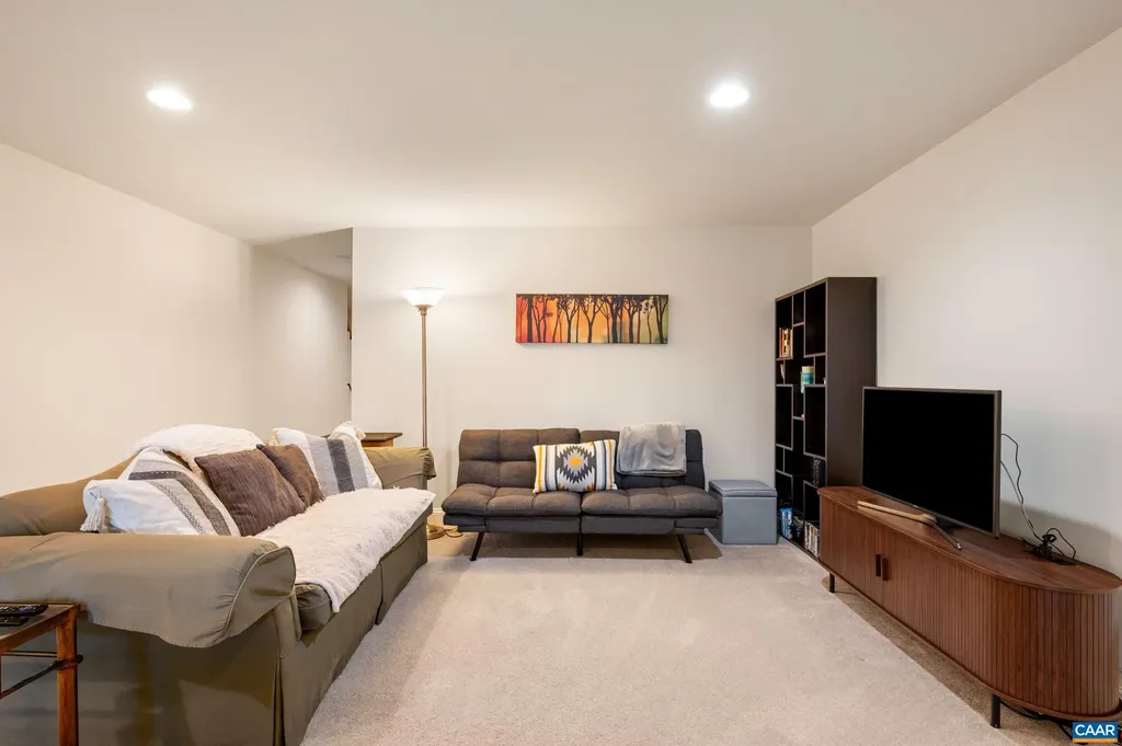 1238 Penfield Lane Charlottesville VA 22901