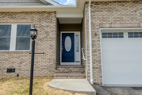 5 Meriwether Circle Stuarts Draft VA 24477