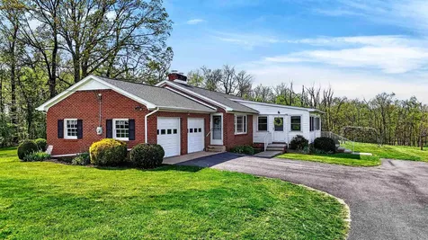1522 Dam Town Road Fort Defiance VA 24437