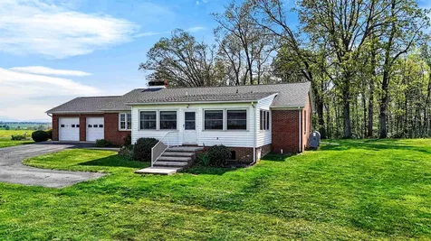 1522 Dam Town Road Fort Defiance VA 24437