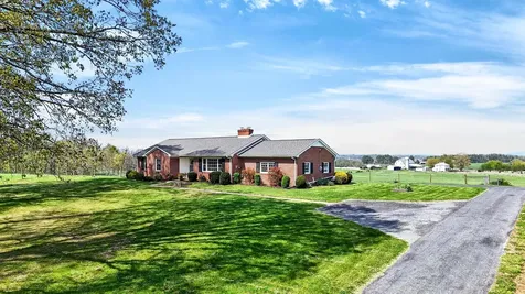 1522 Dam Town Road Fort Defiance VA 24437