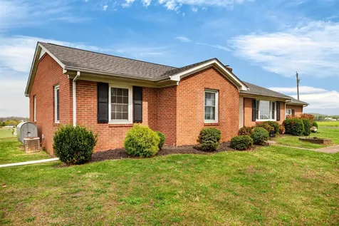 1522 Dam Town Road Fort Defiance VA 24437