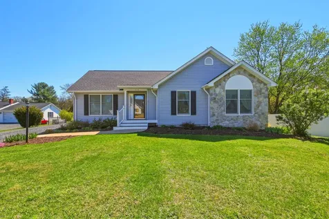 515 Hollingsworth Road Woodstock VA 22664
