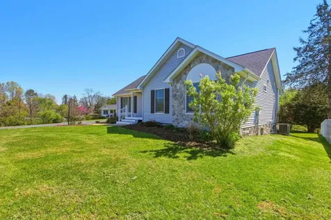 515 Hollingsworth Road Woodstock VA 22664