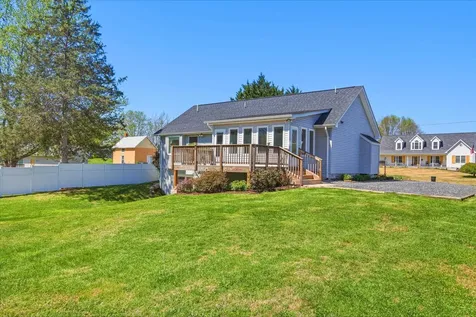 515 Hollingsworth Road Woodstock VA 22664