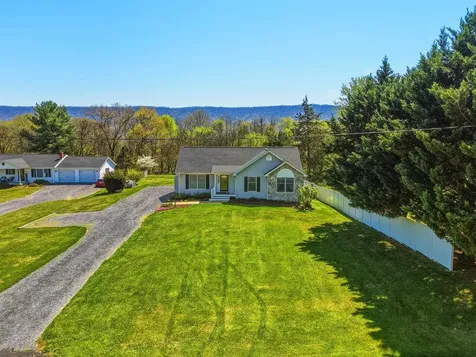 515 Hollingsworth Road Woodstock VA 22664