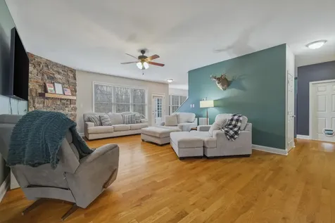 257 Hunter Road Maurertown VA 22644