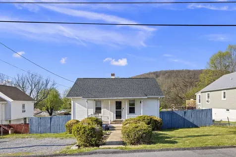 337 Mary Gray Lane Staunton VA 24401