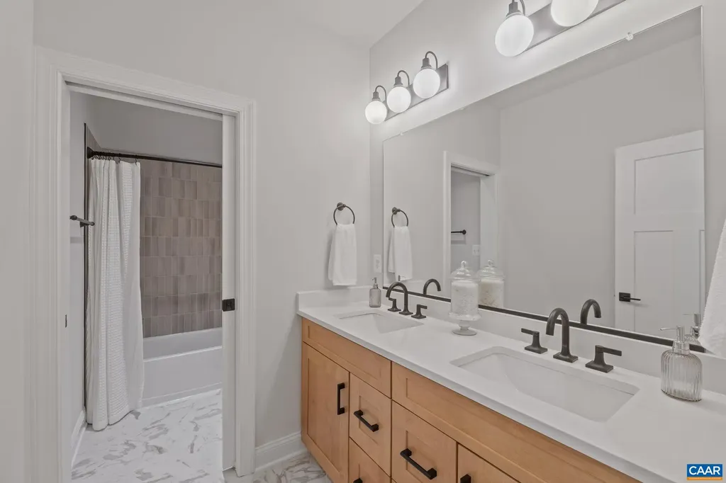 19 Farrow Cove Charlottesville VA 22901