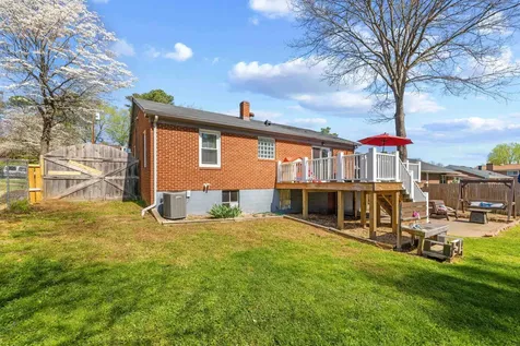 918 Washington Avenue Waynesboro VA 22980