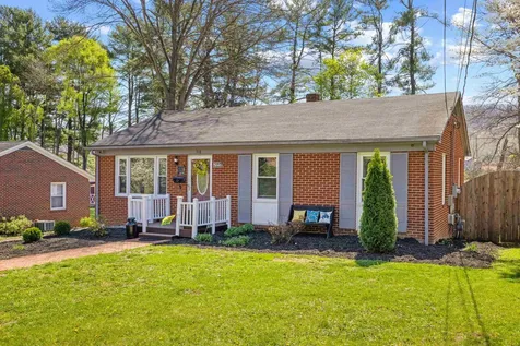 918 Washington Avenue Waynesboro VA 22980