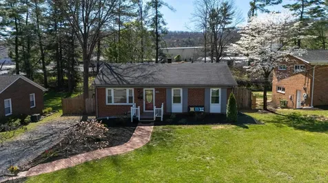 918 Washington Avenue Waynesboro VA 22980
