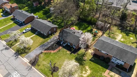 918 Washington Avenue Waynesboro VA 22980