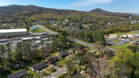 918 Washington Avenue Waynesboro VA 22980