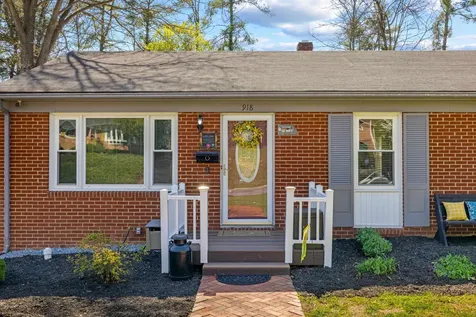 918 Washington Avenue Waynesboro VA 22980