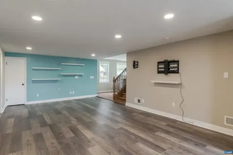 424 Oak Avenue Waynesboro VA 22980