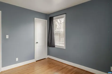 424 Oak Avenue Waynesboro VA 22980