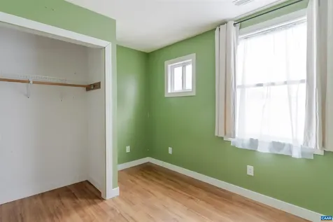 424 Oak Avenue Waynesboro VA 22980