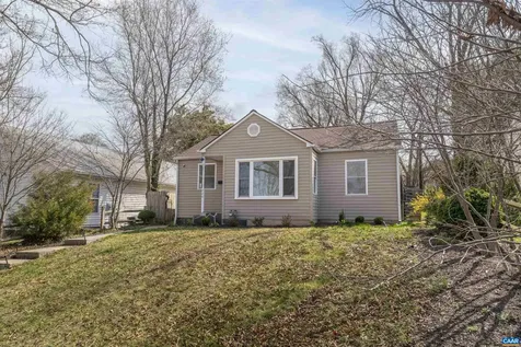 424 Oak Avenue Waynesboro VA 22980