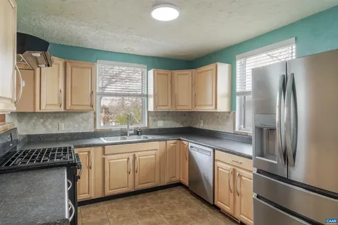 424 Oak Avenue Waynesboro VA 22980