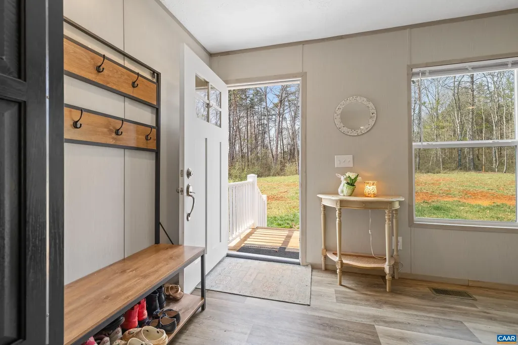 235 Shores Road Palmyra VA 22963